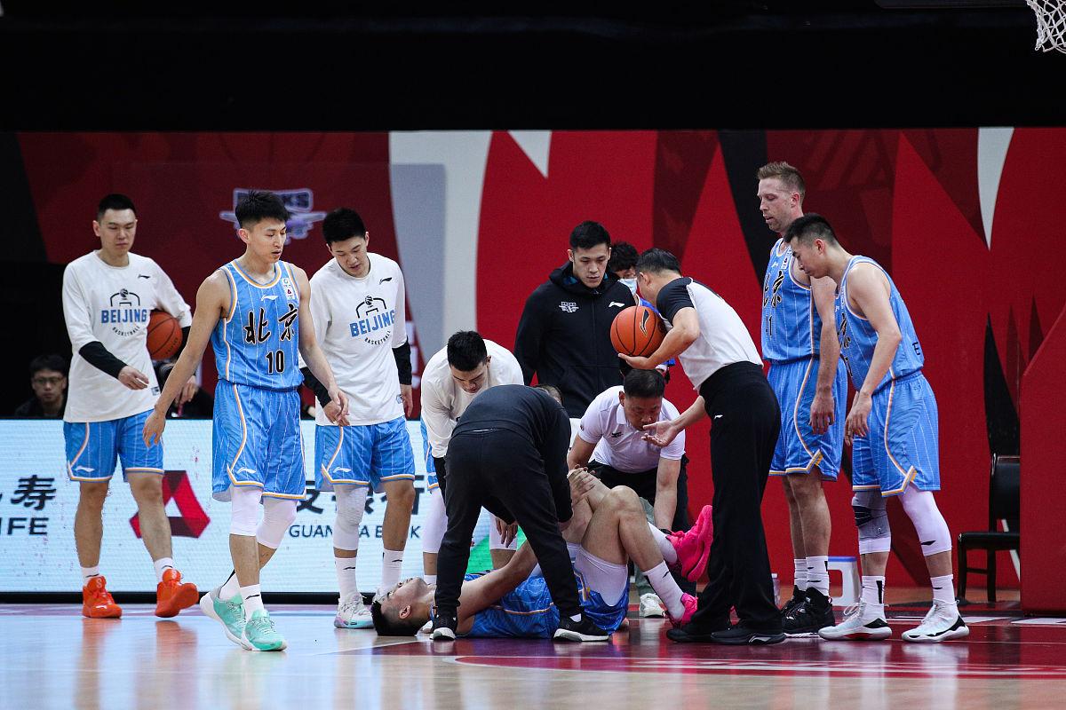 篮球战术革新取得奇效，引发战术热潮