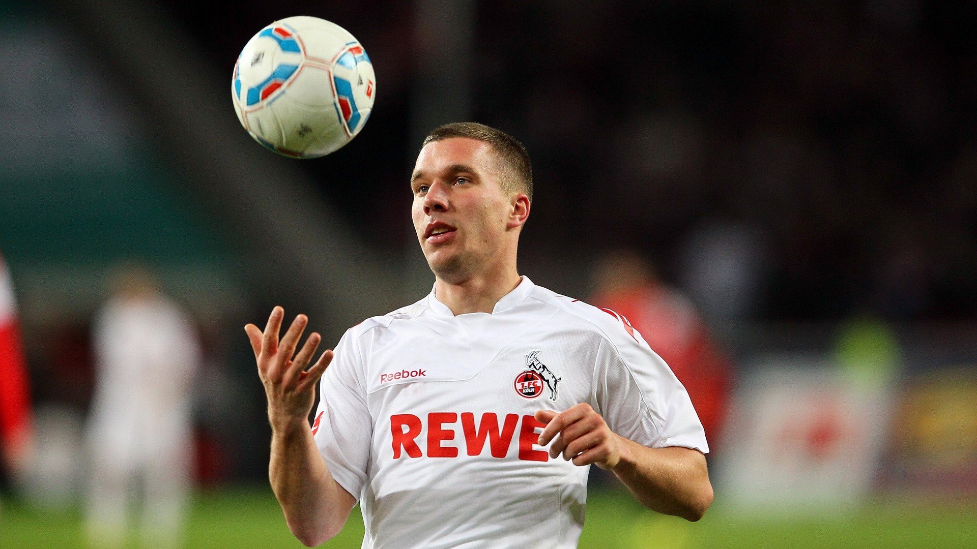 开云体育APP下载-足球与篮球的逆袭交响，拉齐奥翻盘西班牙，布雷默东决接管比赛