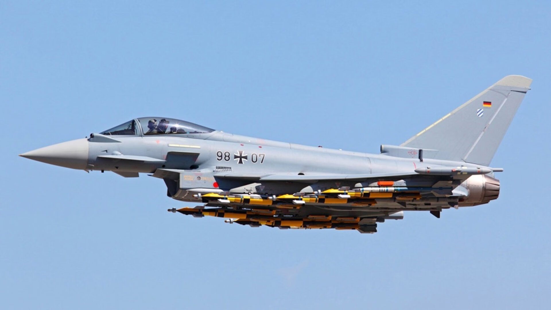 开云体育APP下载-绿鹰风暴席卷波斯湾，当马丁内利爆发，伊朗的钢铁防线为何脆弱如纸？