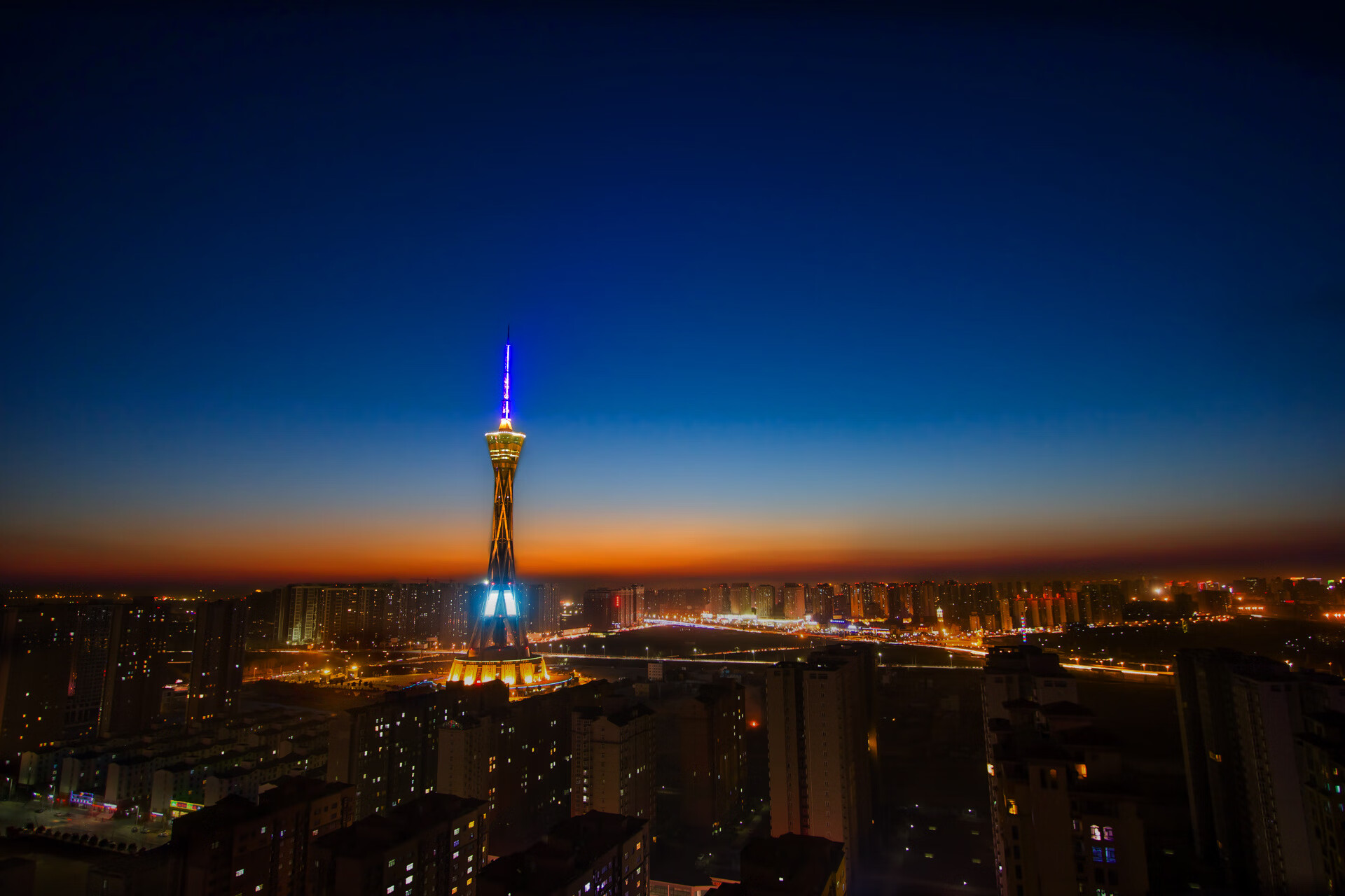 跨时空篮球交响曲,深圳团队之威与英格拉姆孤星之芒